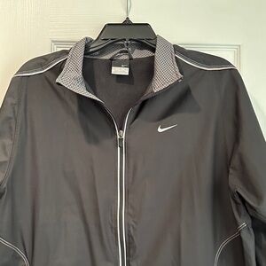 Nike Men's Black and Gray Windbreaker